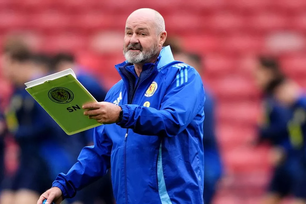 苏格兰主帅：现在头版头条全是凯尔特人和流浪者，倒也不奇怪