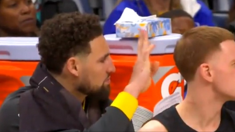 星空体育app下载-美媒晒克莱四指表情包：马冬梅问克莱需要几个女人 后者如是回复